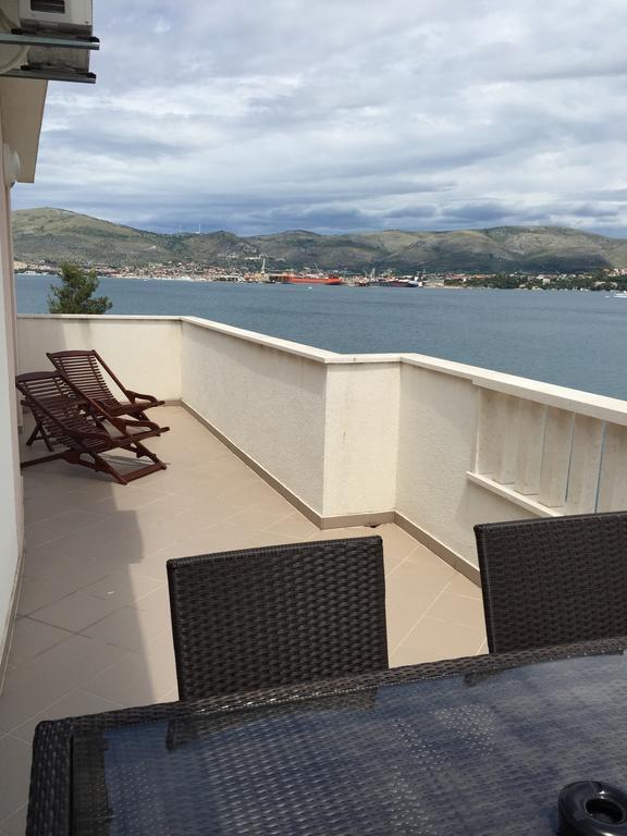 Apartments Villa Plaza Трогир Экстерьер фото