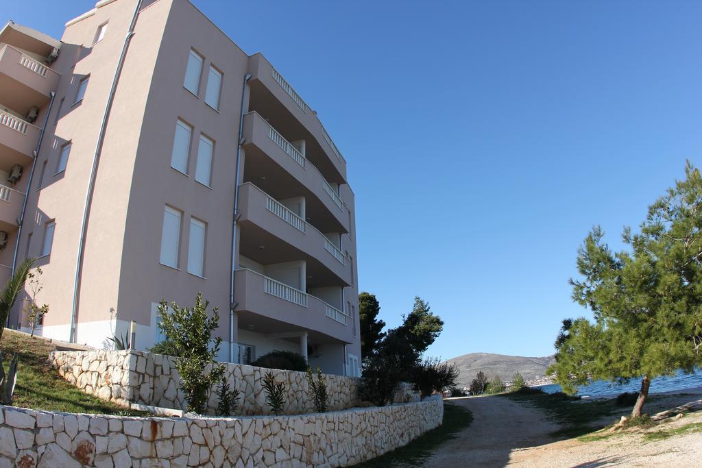 Apartments Villa Plaza Трогир Экстерьер фото