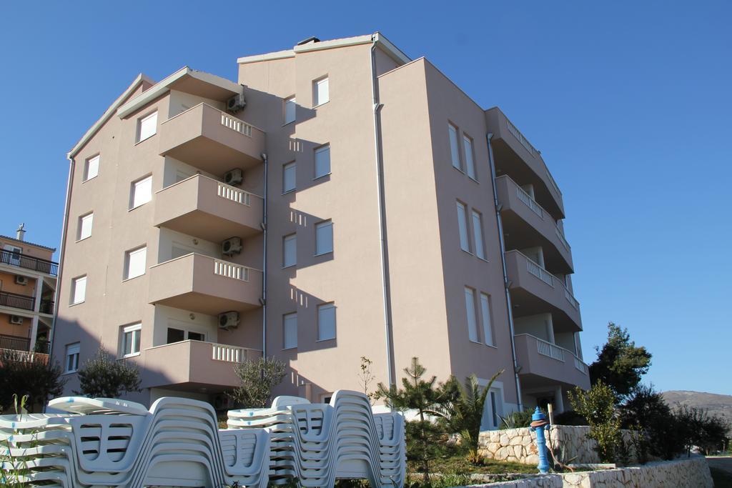 Apartments Villa Plaza Трогир Экстерьер фото