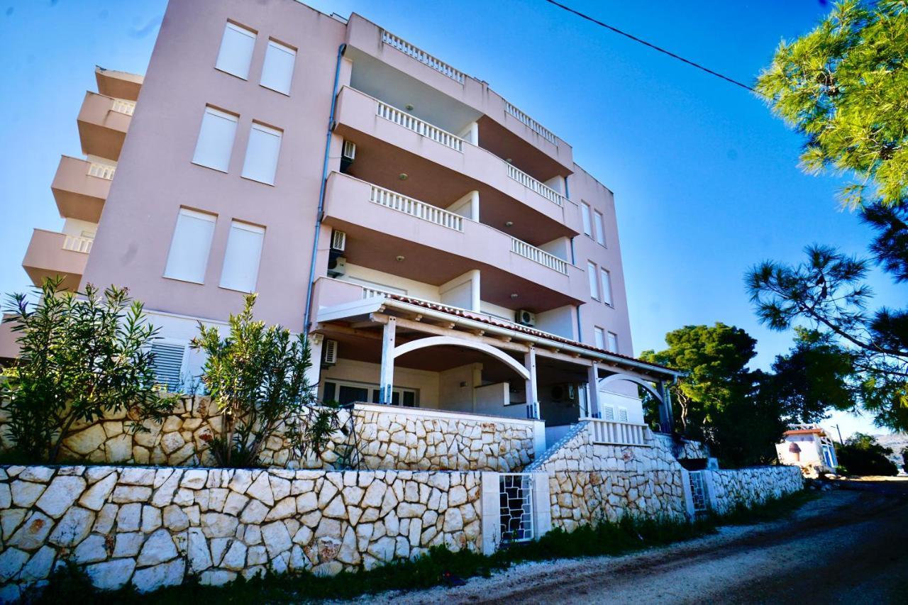 Apartments Villa Plaza Трогир Экстерьер фото