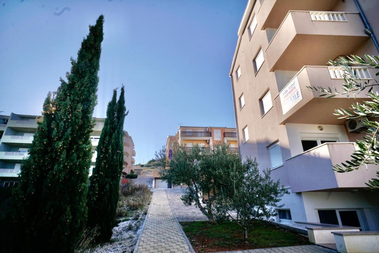 Apartments Villa Plaza Трогир Экстерьер фото